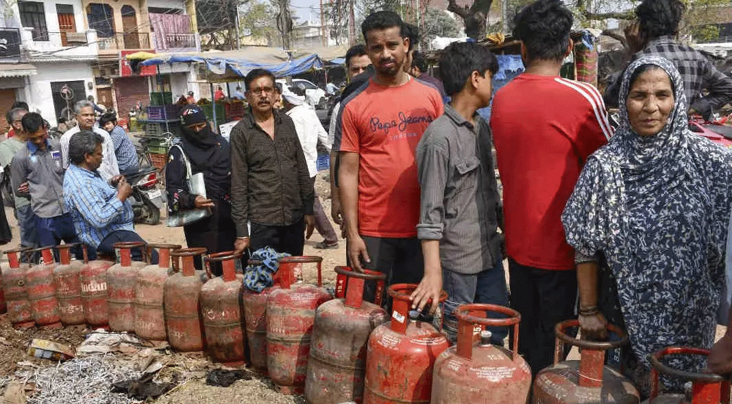 LPG Shortage Begins to Impact Residents Across Indian States and Cities
