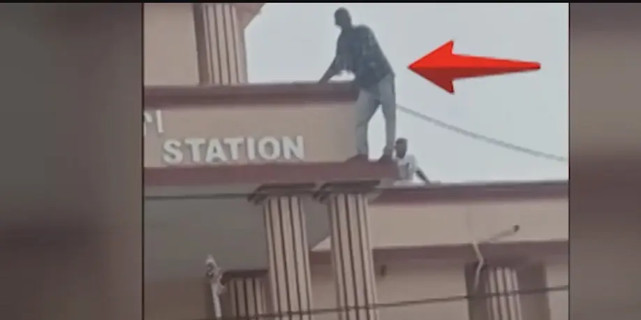 Young Man Attempts Suicide on Roof of Police Station in Cuttack; Rescued