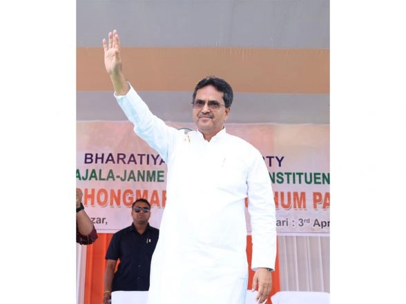 Tripura CM Saha Criticizes Tipra Motha as 427 Join BJP at Ampinagar Rally