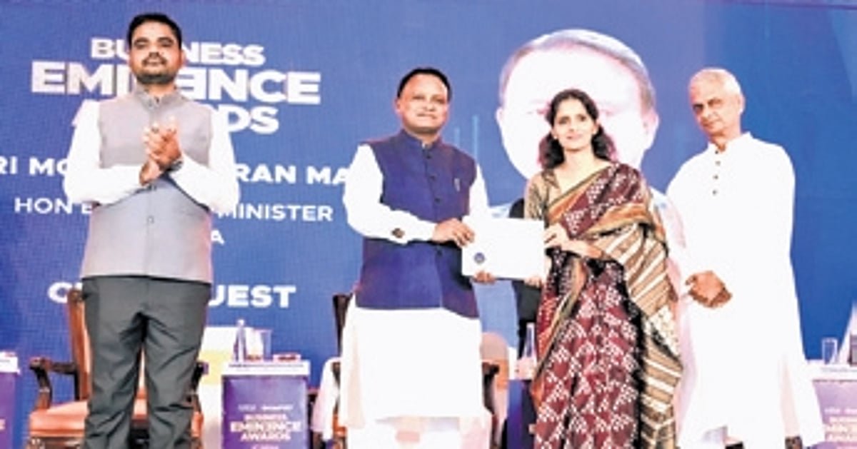 Business Eminence Awards: CM Mohan Charan Majhi Honors 18 Entrepreneurs