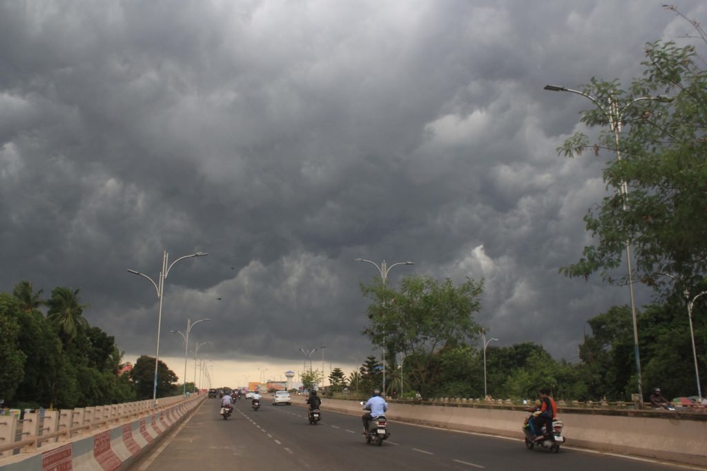 Odisha: Thunderstorms Provide Relief from Heatwave Across Multiple Districts