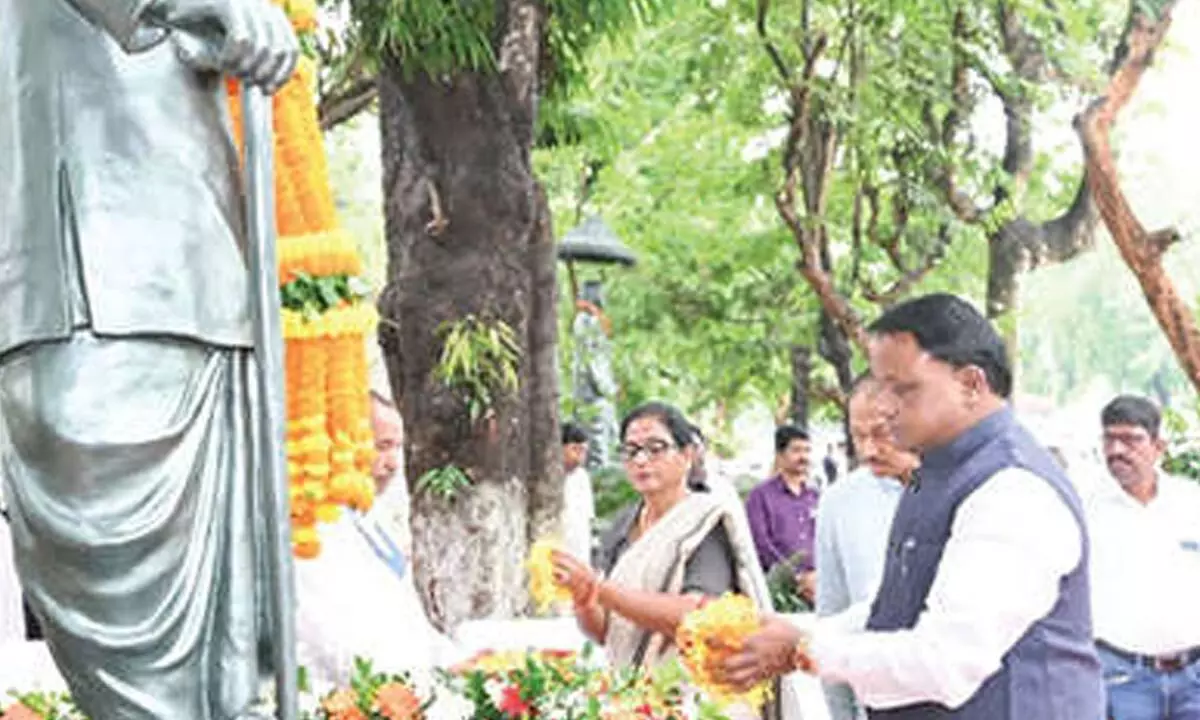 President and Chief Minister Honor Raghunath Murmu on His Birth Anniversary