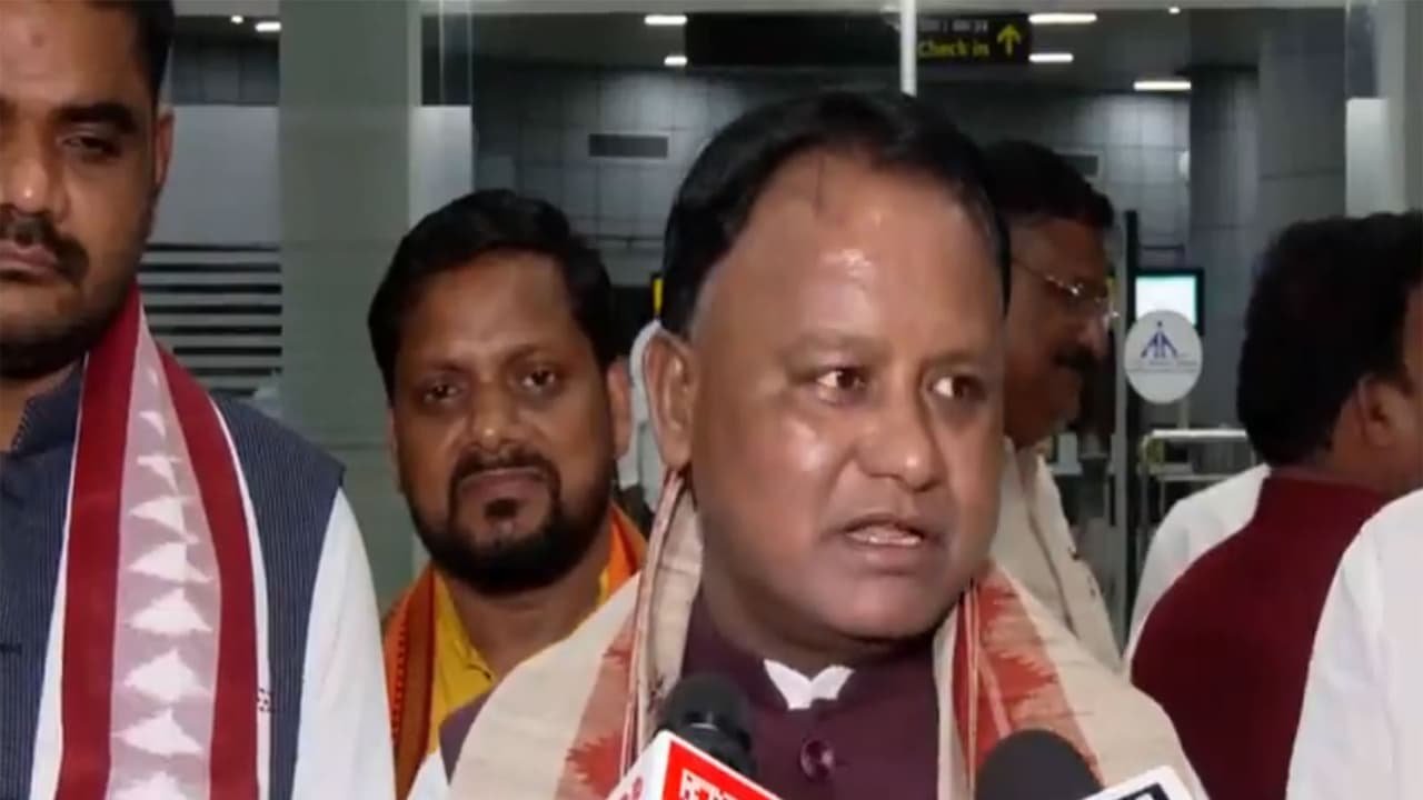 Odisha Attracts Rs 48,330 Crore Investment and 67,838 Jobs from Gujarat Conference