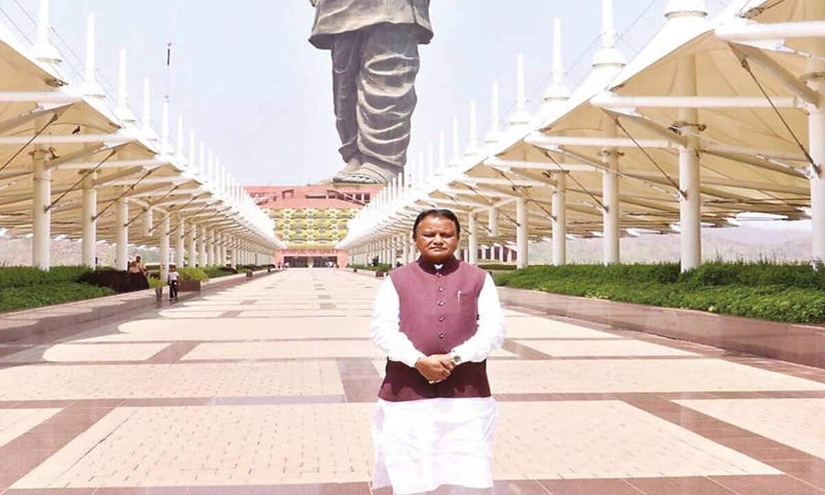 Majhi Visits 'Statue of Unity,' Honors Sardar Patel