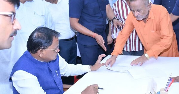 Odisha CM Majhi Conducts 18th Public Grievance Hearing; 96% Complaints Resolved