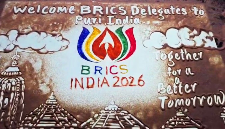 Manas Sahoo's Enchanting Sand Animation to Welcome BRICS Delegates in Puri