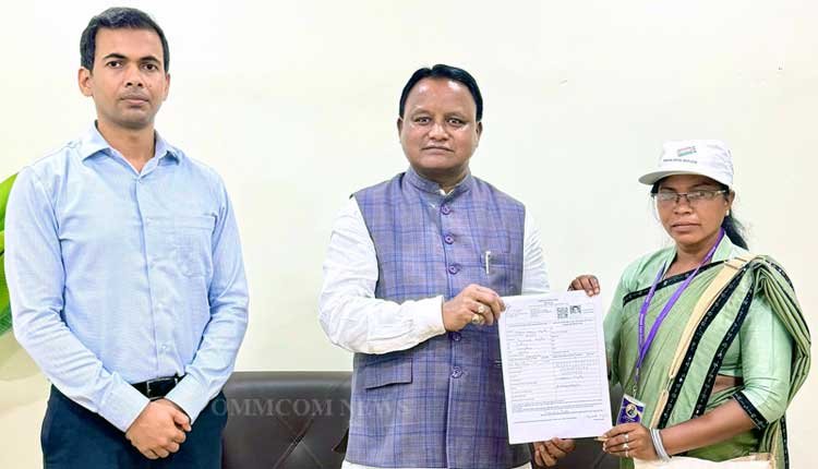 CM Majhi Advocates for Error-Free Voter List During SIR-2026 Campaign in His Village
