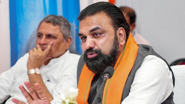 Bihar Chief Minister Honors NEET UG 2026 Top Performer Ayush Bhalotia