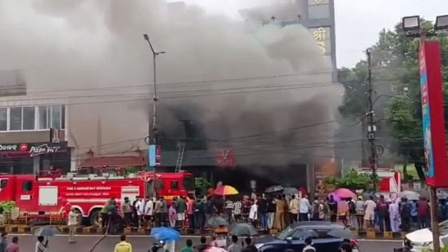 Significant Blaze Destroys Jewellery Store and Mall in Jharsuguda