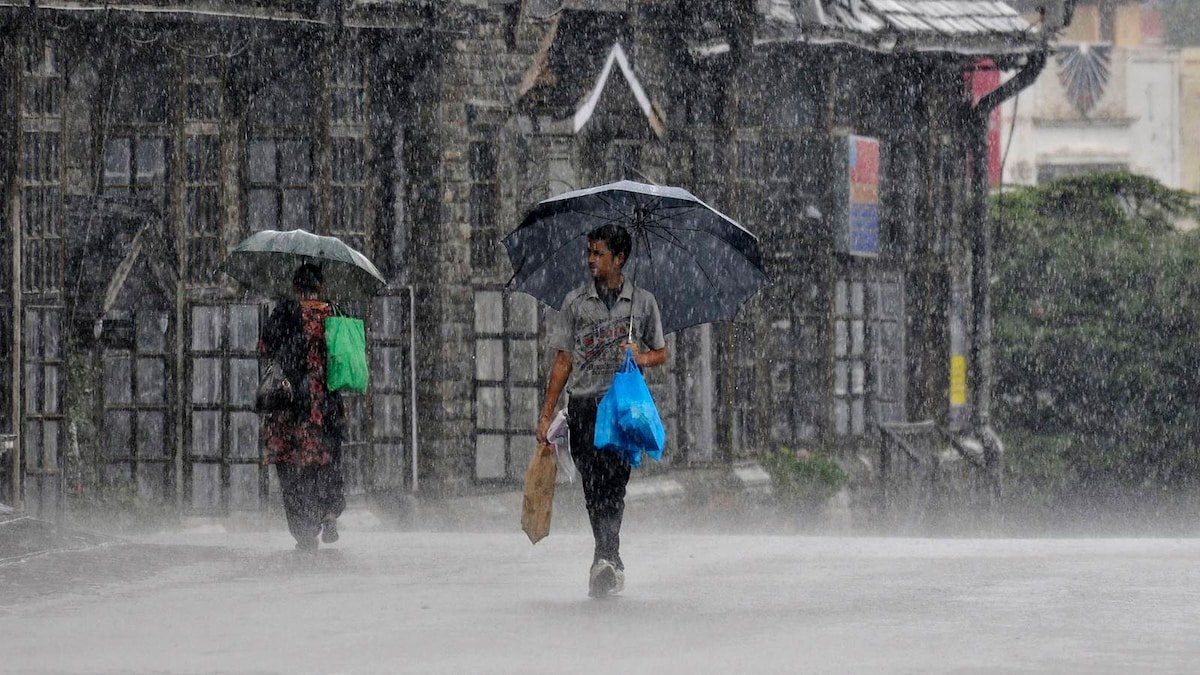 Severe Weather Forecast: Heavy Rain and Strong Winds Expected in Gujarat, Delhi NCR, and MP