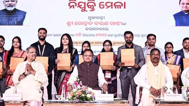 Odisha's CM Majhi Awards 1,326 Job Appointments at Nijukti Mela
