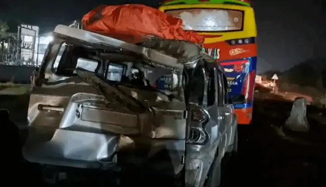 Tourist Bus Accident in Odisha Leaves Four Injured