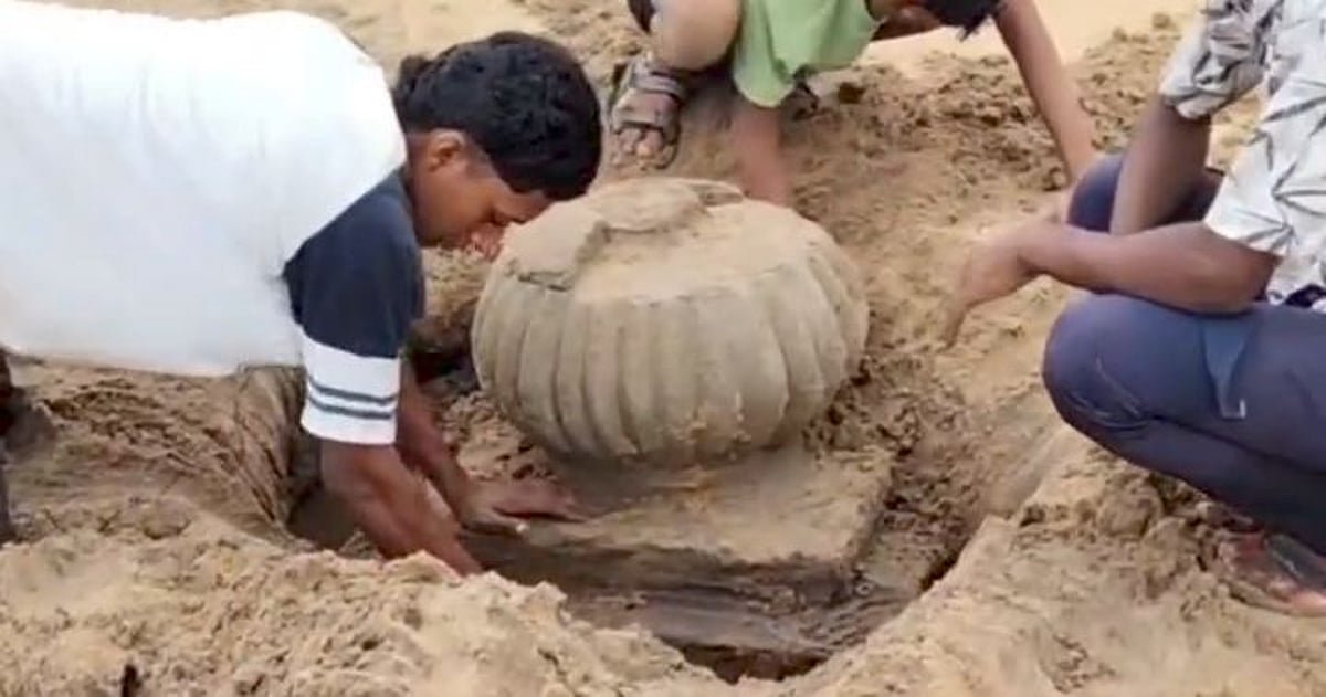 Ancient Temple Structure Emerges at Podampeta Beach in Odisha