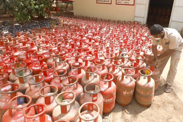 Odisha Government Intensifies Action Against LPG Cylinder Black Marketing, Confiscates Over 8,400 Units