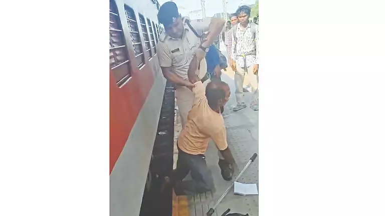 Brave RPF Constable Rescues Passenger at Tambaram Station