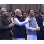Maharashtra CM Fadnavis Celebrates Vishwakarma Jayanti, Honoring the Divine Architect
