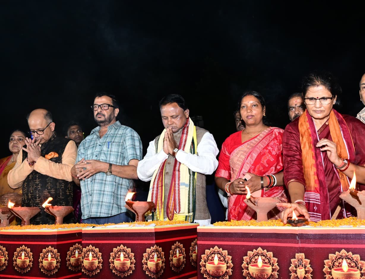 Odisha Celebrates PM Modi's Birthday by Lighting 10 Million Diyas