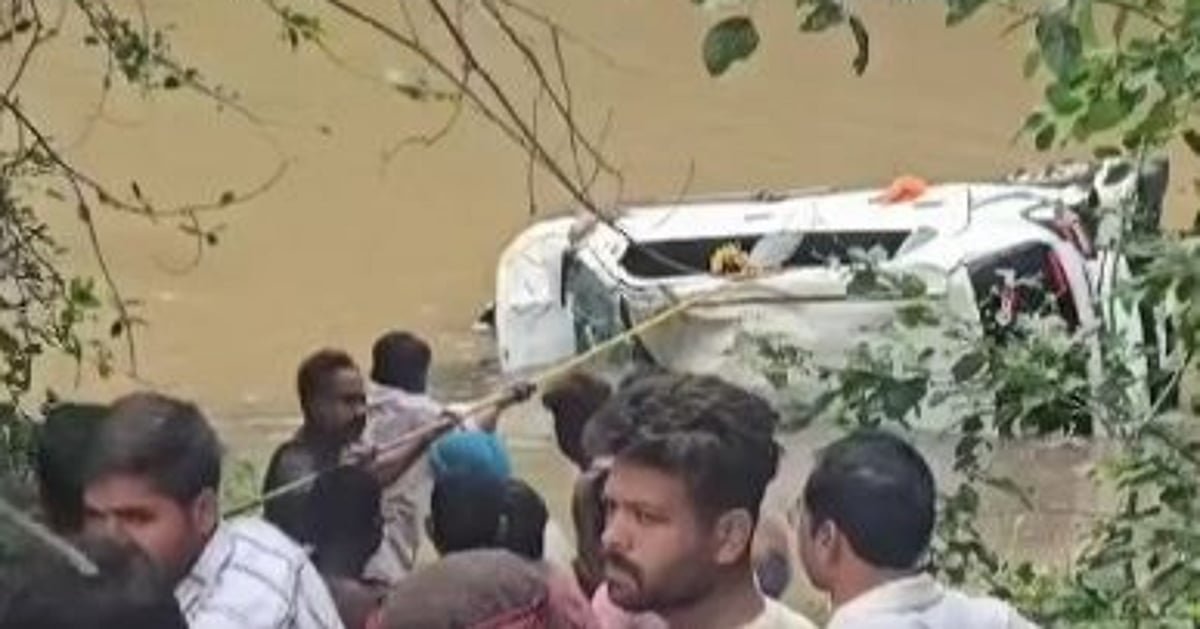 Tragic Car Accident Claims Lives of Eight Devotees in Madhya Pradesh
