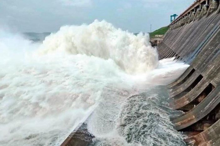 Hirakud Dam Increases Water Discharge Amid Rising Flood Concerns