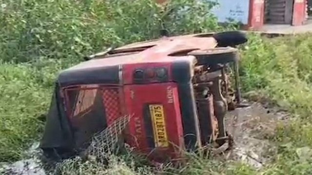 Van Carrying Students Rolls Over in Jajpur, All Escape Injury
