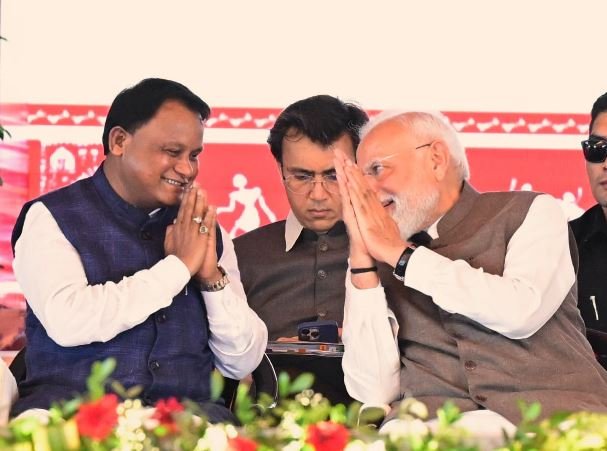 Odisha CM Praises PM Modi for 25 Years of Transformative Public Service