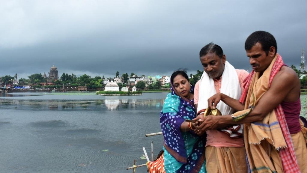 Odisha Celebrates Mahalaya with Traditional Rituals for Ancestors