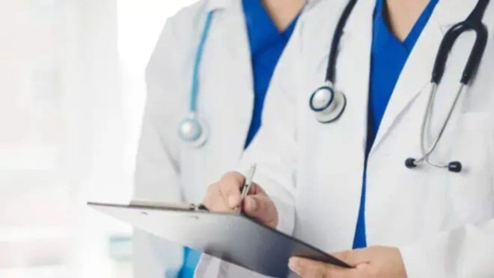Foreign Medical Graduates in Telangana Withdraw from Duties Over Pay Inequality